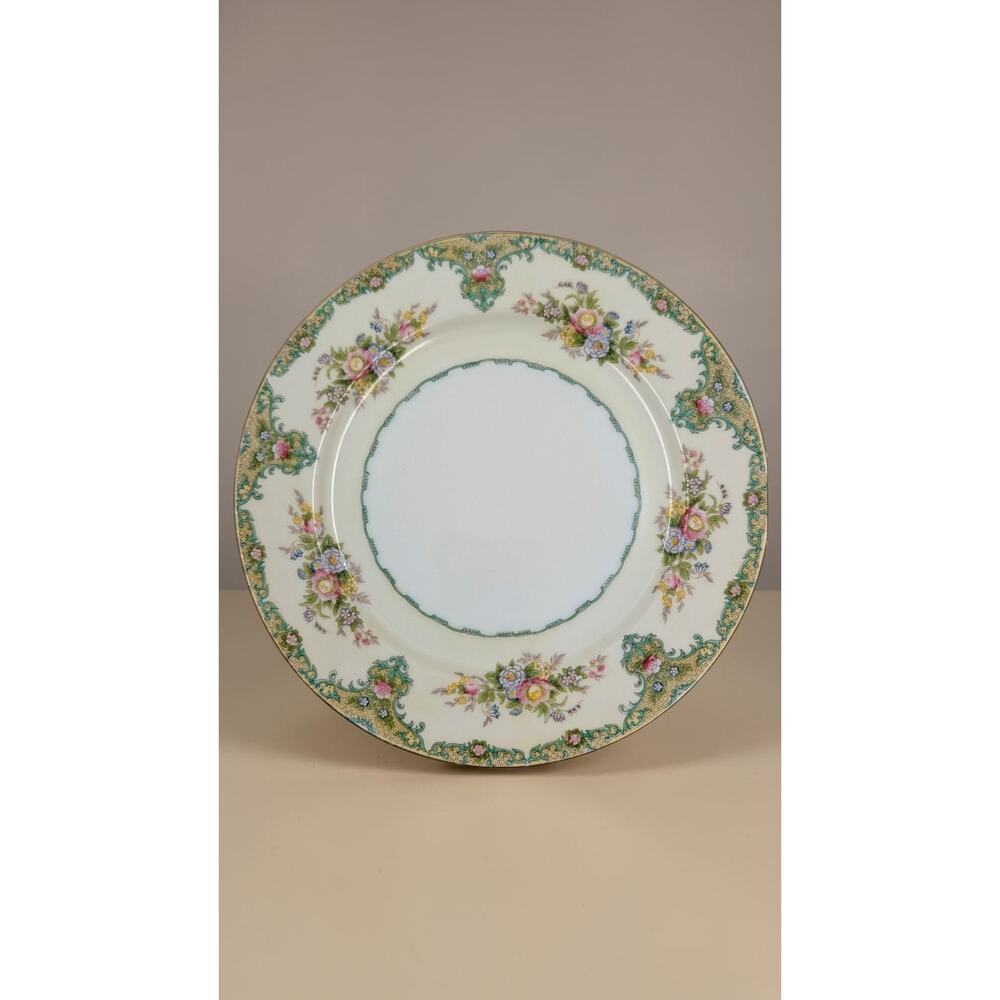 Meito MEI1230 Dinner Plate Hand Painted Floral Green Gold Trim 9 7/8” c.1930s